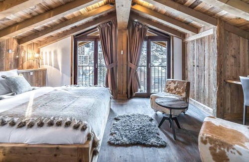 Val-d'Isere Villa | Apartment Geneve - Four Bedroom Villa, Sleeps 10