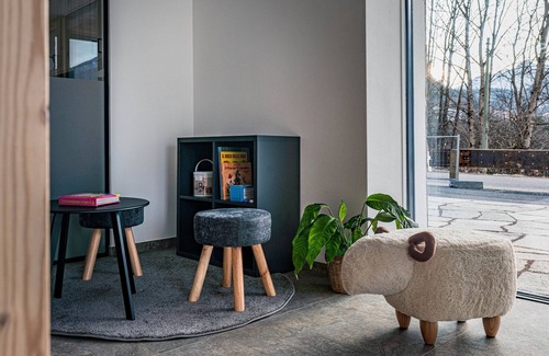 Cavedago Apartamento | Apartamento 'Genzianella' con vistas a la montaña, Wi-Fi y aire acondicionado
