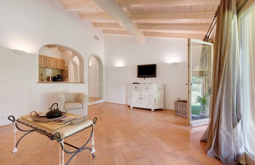 Puegnago del Garda Apartamento | Apartamento 'Giada' con piscina compartida, Wi-Fi y aire acondicionado