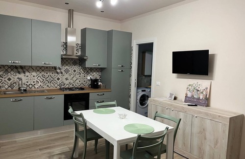 Fondi Apartamento | Apartamento 'Giardino Di Marianna a Fondi' con jardín compartido, Wi-Fi y aire acondicionado