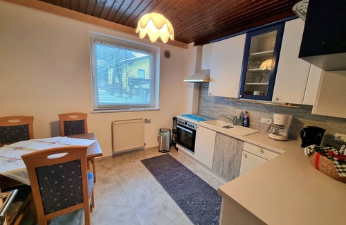 Stall Apartamento | Apartamento 'Gina' con vistas a la montaña, jardín privado y Wi-Fi