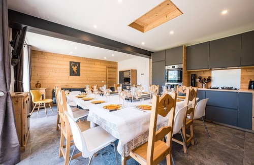 Albiez-Montrond Apartamento | Apartamento 'Grand Aigle - Albiez Montrond' con vistas a la montaña, terraza privada y Wi-Fi