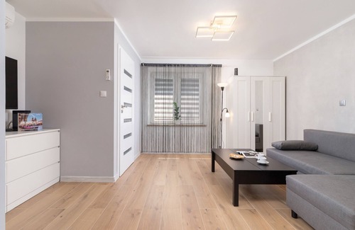 Podgorze Apartamento | Apartment Gromadzka With A/C by Renters