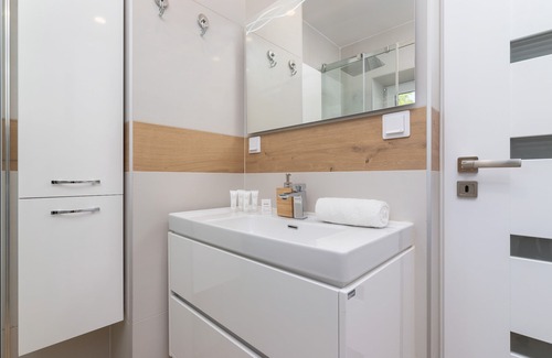 Podgorze Apartamento | Apartment Gromadzka With A/C by Renters