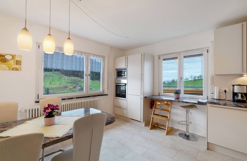 Ottenhofen im Schwarzwald Apartamento | Apartamento 'Große' con terraza privada y Wi-Fi