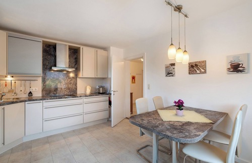 Ottenhofen im Schwarzwald Apartamento | Apartamento 'Große' con terraza privada y Wi-Fi