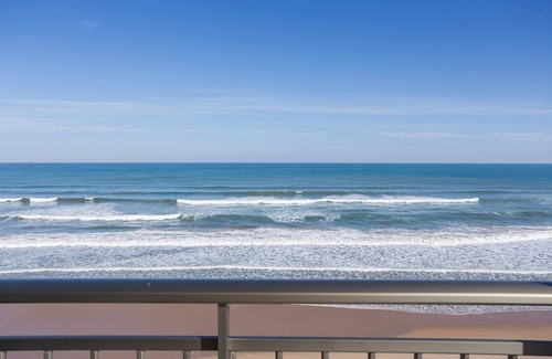 Plaza De La Costera Apartamento | Apartamento 'Guillem' con vistas al mar, terraza compartida y Wi-Fi