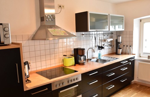 Birresborn Apartamento | Apartamento 'Happynest' con vistas a la montaña, terraza privada y Wi-Fi
