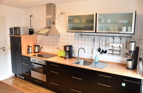 Birresborn Apartamento | Apartamento 'Happynest' con vistas a la montaña, terraza privada y Wi-Fi