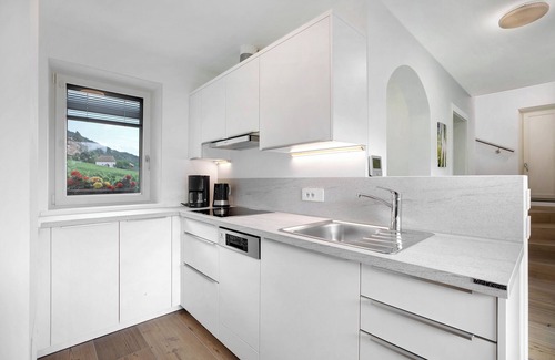 Berg/Monte Apartamento | Apartment 'Harmony Apt 3' with Mountain View, Shared Garden and Wi-Fi