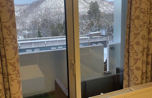 Bad Harzburg Apartamento | Apartamento 'Harz Mit Elan' con vistas a la montaña, balcón y Wi-Fi