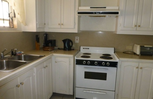 West Coast Apartamento | Hastings Towers Apt 1C, -2 camas 2bath opp Paseo marítimo, playa, mar, bares y restaurante