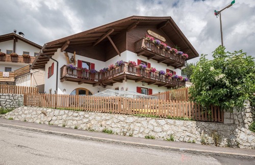 Maranza Apartamento | Pet-friendly Apartment Haus Adler with Mountain View, Wi-Fi, Garden, Balcony & BBQ