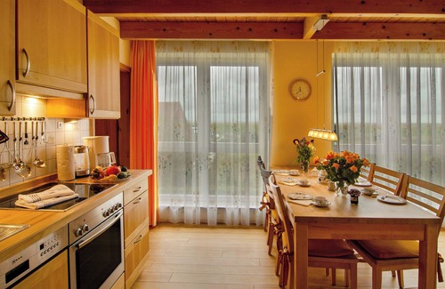 Spiekeroog Apartamento | Apartamento 'Haus Admiral - Fewo Südwind' con vistas al mar, terraza privada y Wi-Fi
