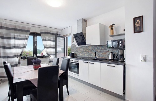 Heringhausen Apartamento | Apartamento "Haus Elena Wohnung 7B" con vistas a la montaña, aire acondicionado