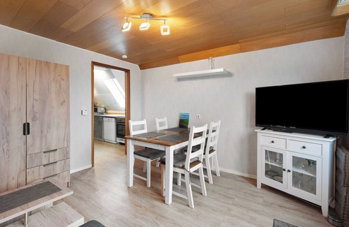 Hedwigenkoog Apartamento | Apartamento 'Haus Holle B' con jardín y balcón compartidos