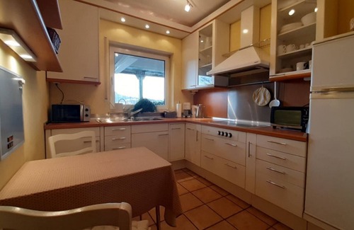 Momlingen Apartamento | Apartamento 'Haus Königswald' con terraza privada y Wi-Fi
