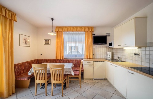 Pfalzen Apartamento | Apartamento 'Haus Rieder Paul 1' con vistas a la montaña, terraza compartida y Wi-Fi