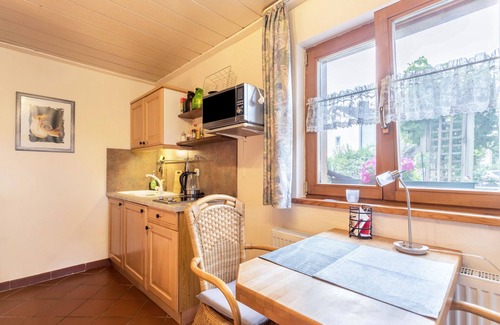 Emmerting Apartamento | Apartamento 'Haus Rosi und Werner' con jardín y Wi-Fi