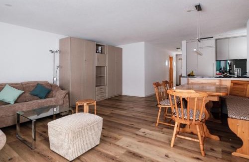 Parpan Apartamento | Apartment Haus Sunneschy Whg- 202 by Interhome
