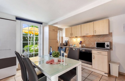 Arnsberg Apartamento | Apartamento 'Haus Ute' con terraza privada, jardín privado y Wi-Fi