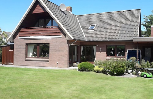 Wesselburen Apartamento | Apartamento 'Haus Wohnrade' con balcón y Wi-Fi