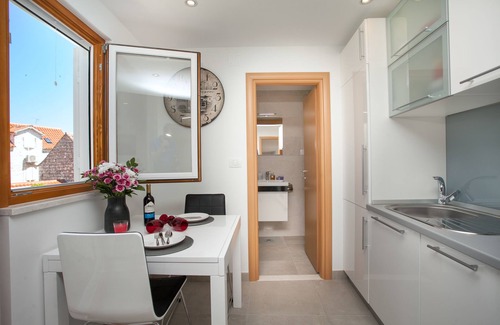 Trogir Apartamento | Apartment heart of Trogir