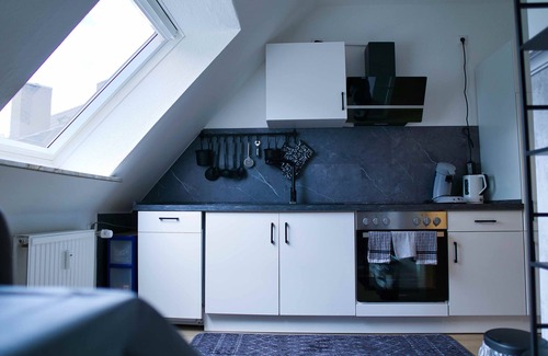 Schneverdingen Apartamento | Apartamento 'Heide West' con balcón y Wi-Fi