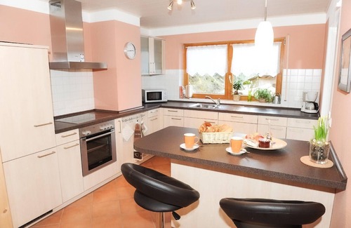 Oberkirch Apartamento | Apartamento 'Heidelbeere' con vistas a la montaña, terraza privada y Wi-Fi