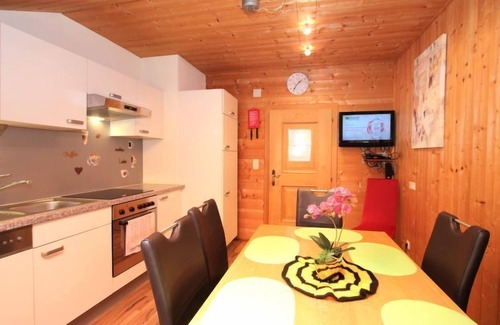 Ried im Zillertal Apartamento | Apartamento Heidi by Interhome