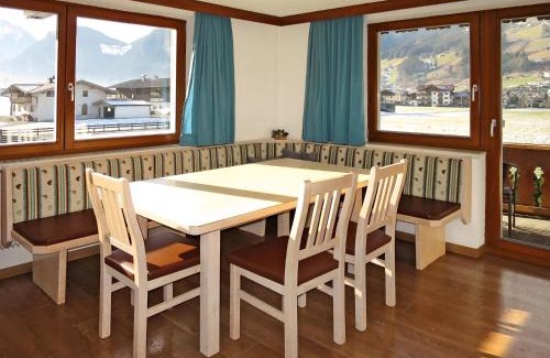 Ramsau im Zillertal Apartamento | Apartment Heisenhaus-1 by Interhome