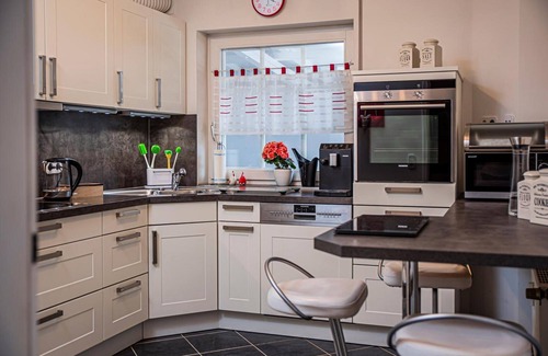 Idar-Oberstein Apartamento | Apartamento 'Helga' con terraza privada, jardín privado y Wi-Fi