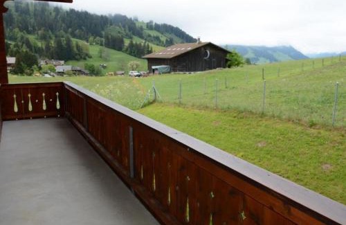 Schoenried Apartamento | Apartment Henry - 1- Stock by Interhome