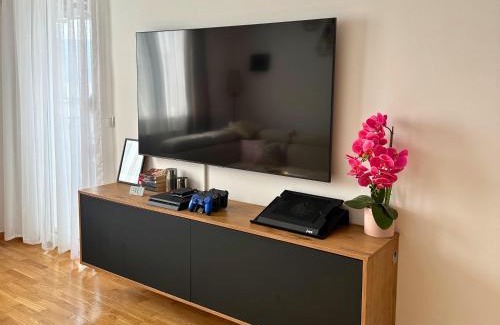 East Sarajevo Apartamento | Apartment Hera with private garage