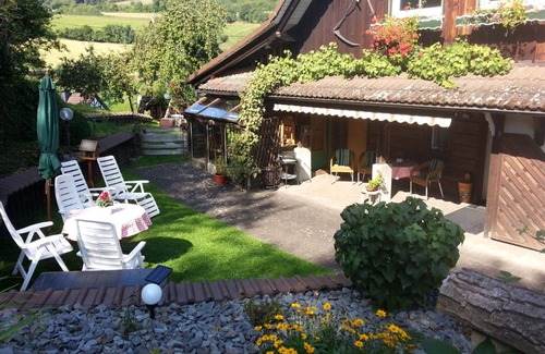 Attendorn Apartamento | Apartamento 'Hirtenhaus' con terraza compartida y Wi-Fi