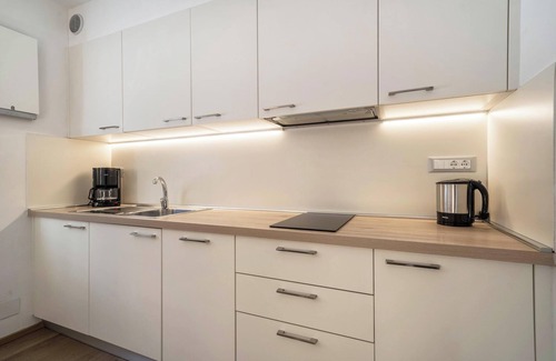 Avelengo Apartamento | Apartamento "Hirzer" cerca de la estación de esquí con vistas al bosque, Wi-Fi y jardín compartido