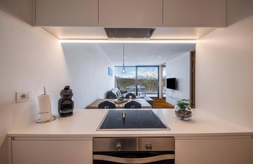 Avelengo Apartamento | Apartamento 'Hirzer Residenze Moritz' Cerca de Merano con vistas a la montaña y jardín