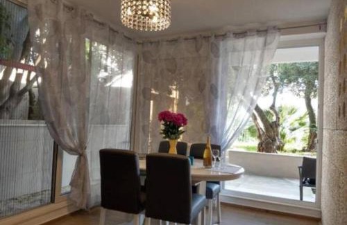 Ploce Apartamento | Apartment Hitri - One Bedroom Apartment with Terrace and Garden View