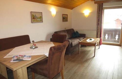 Sankt Anton am Arlberg Apartamento | Apartment Hof am Schönbach-2 by Interhome