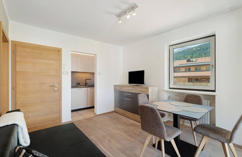 Villabassa Apartamento | Apartamento "Hofer Barbara" con vistas a la montaña, wifi, balcón y jardín