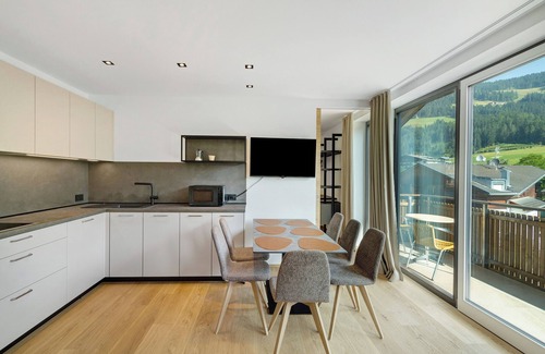 Villabassa Apartamento | Apartamento "Hofer Silena" con vistas a la montaña, wifi, balcón y jardín