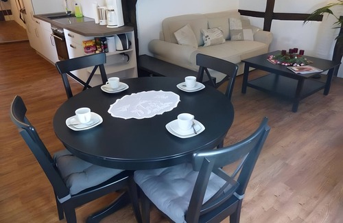 Homberg Apartamento | Apartamento 'Homberger Altstadt' con terraza privada y Wi-Fi