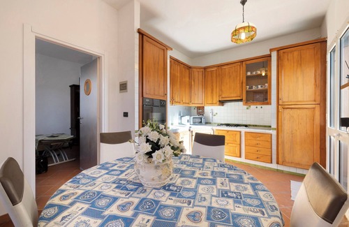 Campochiesa Apartamento | Apartamento 'Home Charlene' con jardín y Wi-Fi