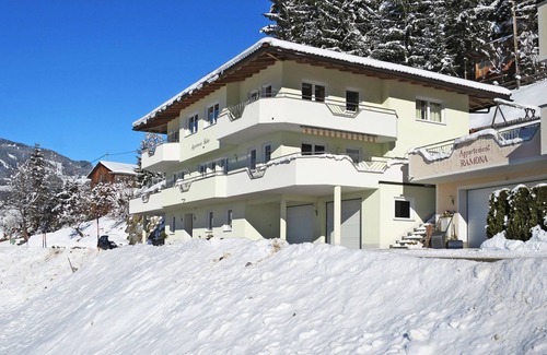 Hainzenberg Apartamento | Apartamento Huber by Interhome