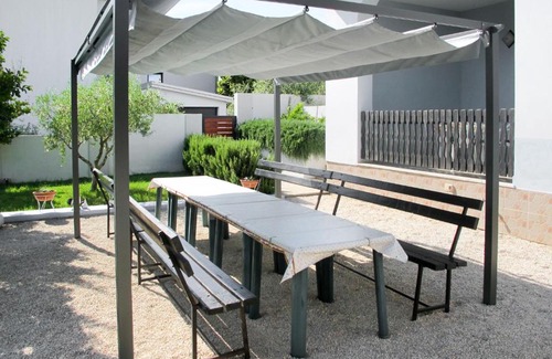 Vinkuran Apartamento | Apartment Hula - PUL251 by Interhome