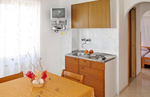 Vinkuran Apartamento | Apartment Hula - PUL251 by Interhome