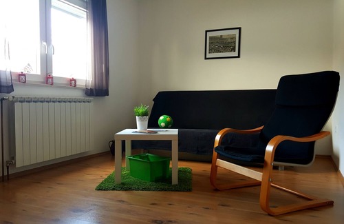 Zagreb Apartamento | Apartamento I para vacaciones rodeado de jardín (WI-FI GRATUITO Y APARCAMIENTO GRATUITO)