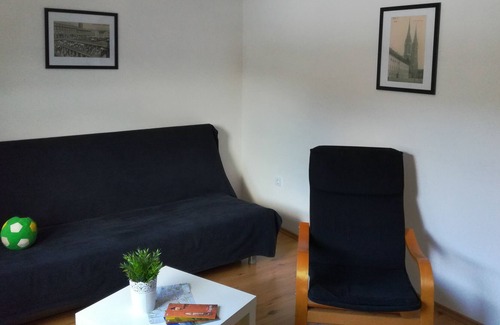 Zagreb Apartamento | Apartamento I para vacaciones rodeado de jardín (WI-FI GRATUITO Y APARCAMIENTO GRATUITO)