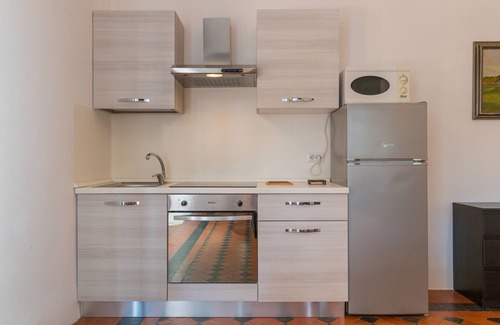 Campiglia Marittima Apartamento | Apartamento 'I Tigli - Pervinca' con piscina compartida, Wi-Fi y aire acondicionado