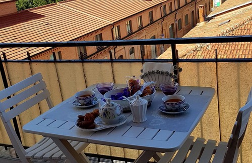 Falconara Marittima Apartamento | Apartamento 'Il Nido Di Pikki' con vistas al mar, balcón y Wi-Fi